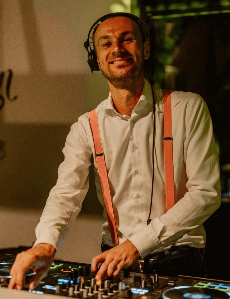 Hire wedding DJ